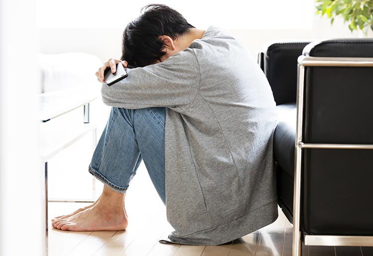 気分が沈んでいる状態のイメージ画像